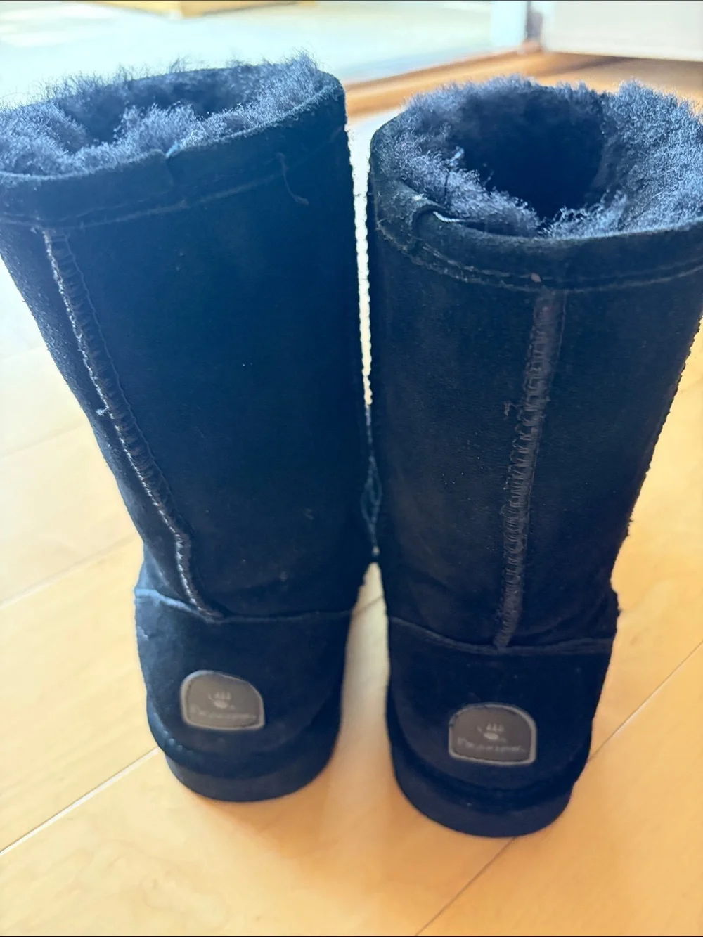 BearPaw Black Short Shearling-Lined Winter Boots size 8